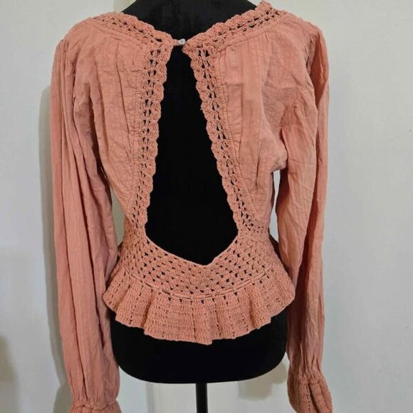 NWOT ✨FREE PEOPLE✨ Megan Crochet Top Size Medium in Coral with Open Back - Picture 8 of 9
